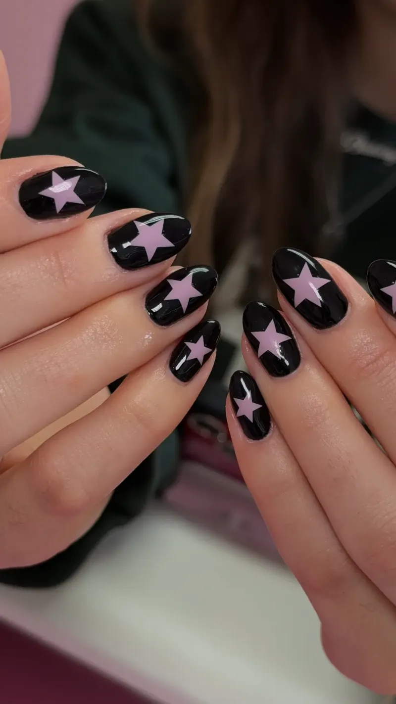 2026 Nail Art Trends: From Minimalist to Maximalist Designs